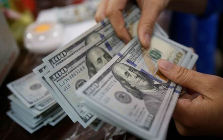 هاوردە و ناردنکاران: بەشێکی بازرگانان بۆ دەستکەوتنی دۆلاری هەرزان چوونەتە ناوچەکانی عێراق